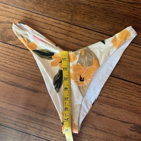 L Space Sandy Bikini Bottoms Size M - Picture 10 of 16